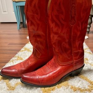𝅺Nocona Red leather Cowboy Boots EUC 9B